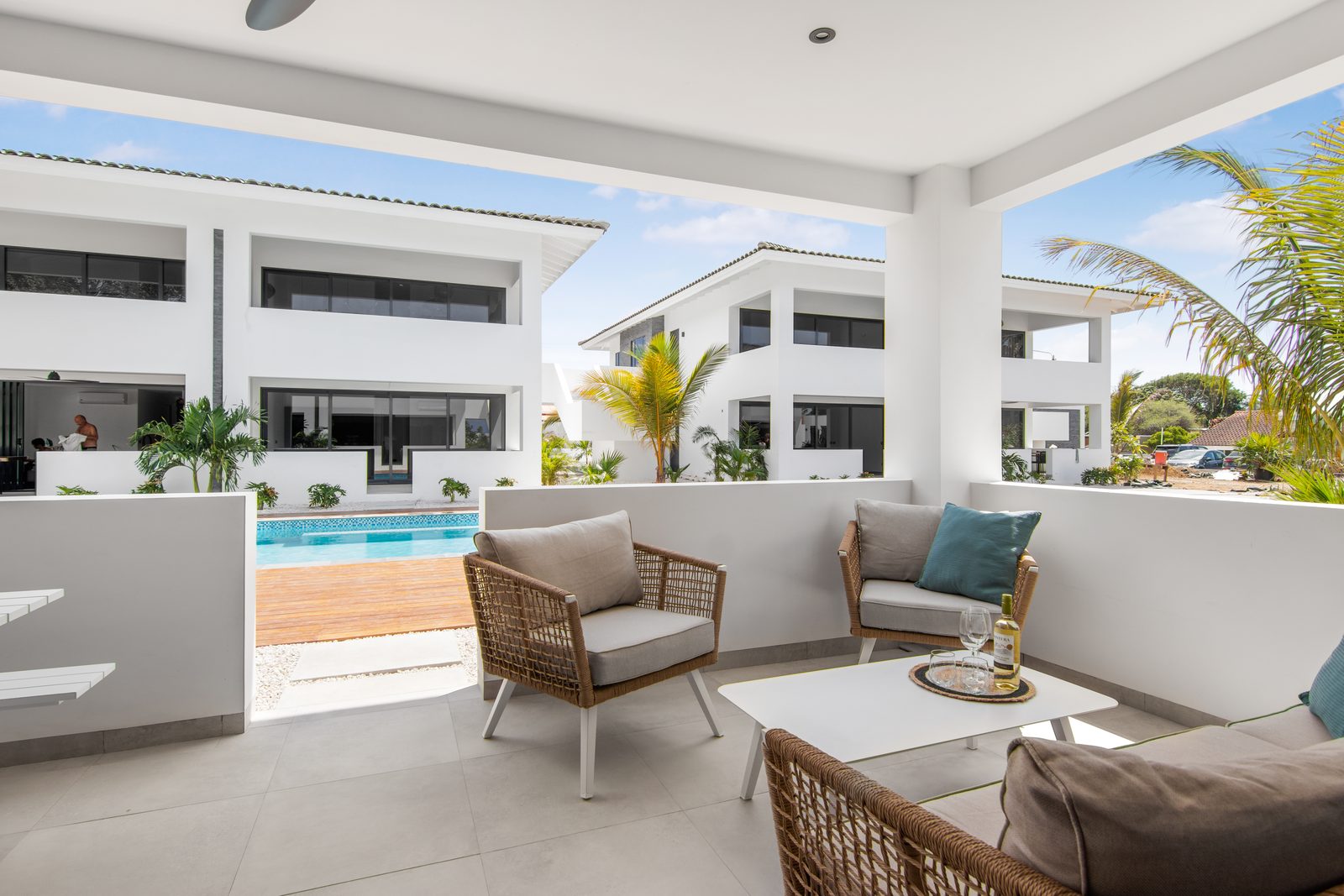 Terras met loungeset van Apartamento Rileks